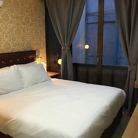 בנגקוק Harrys Suite Hotel מראה חיצוני תמונה