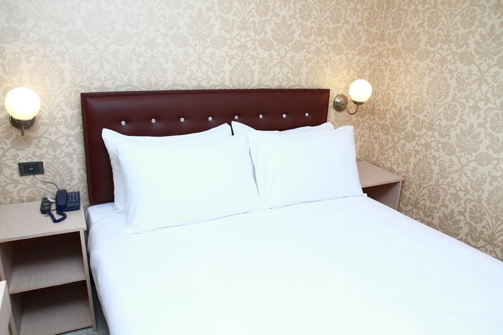 בנגקוק Harrys Suite Hotel מראה חיצוני תמונה