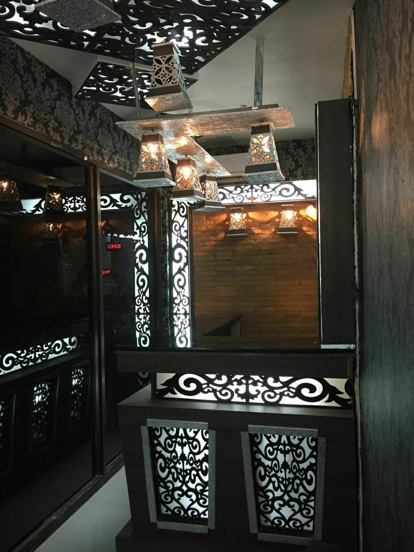 בנגקוק Harrys Suite Hotel מראה חיצוני תמונה