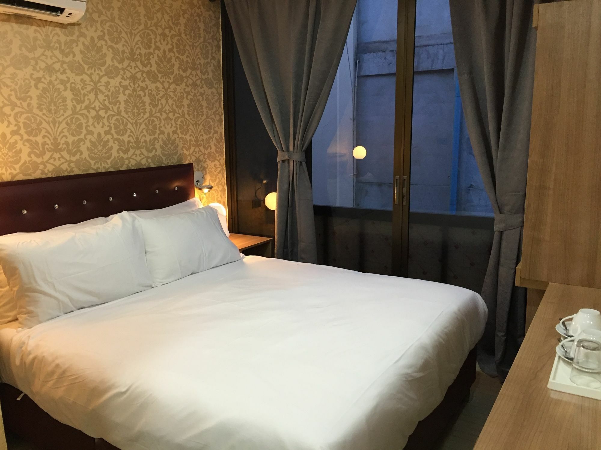 בנגקוק Harrys Suite Hotel מראה חיצוני תמונה