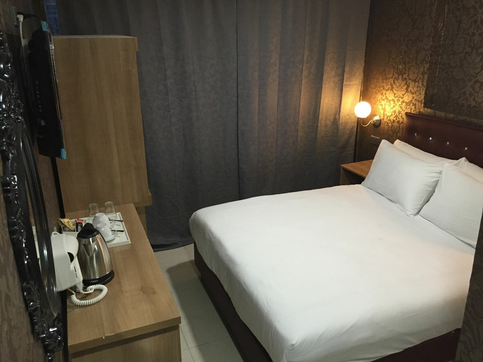 בנגקוק Harrys Suite Hotel מראה חיצוני תמונה